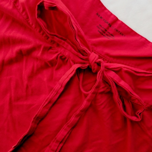 NY&Co Red Spaghetti Strap Keyhole Bow Tank Top L - Picture 4 of 4